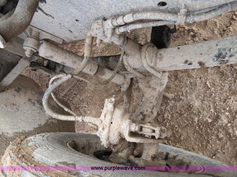 image for item B4655 1995 Freightliner FLD120 semi truck