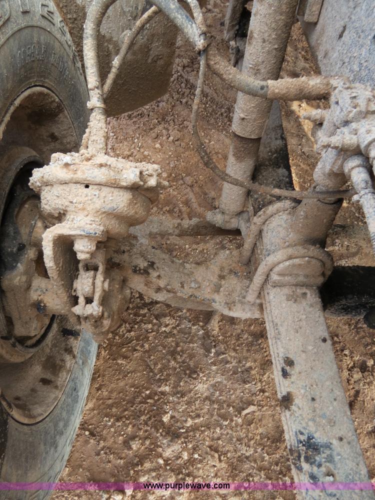 image for item B4655 1995 Freightliner FLD120 semi truck