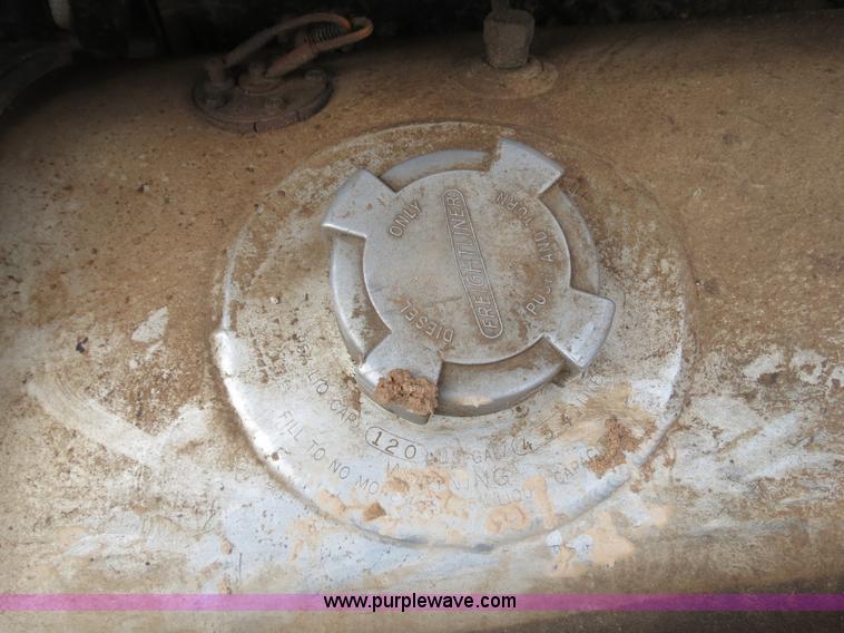 image for item B4655 1995 Freightliner FLD120 semi truck