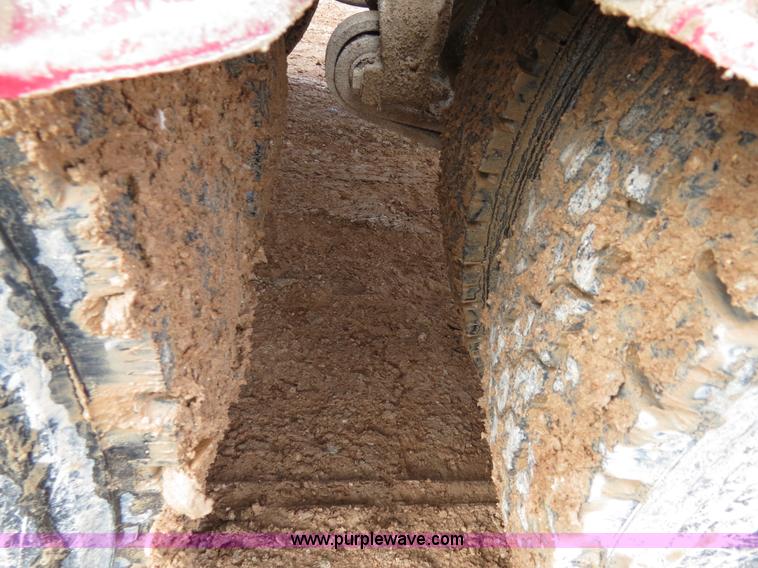 image for item B4655 1995 Freightliner FLD120 semi truck