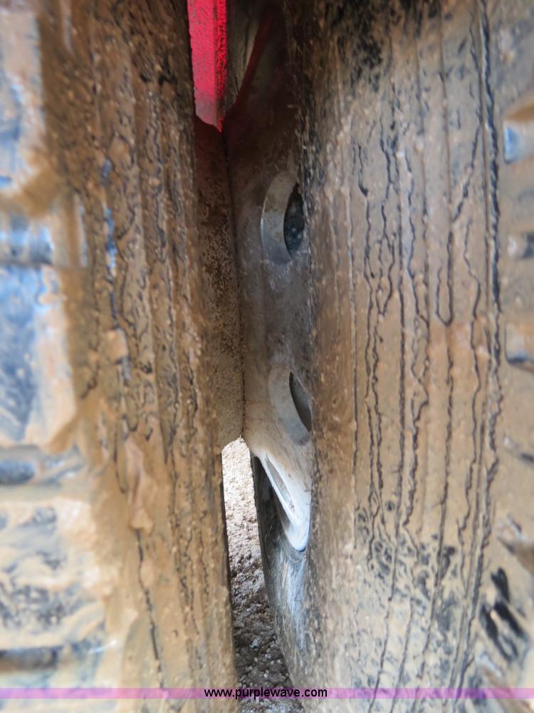 image for item B4655 1995 Freightliner FLD120 semi truck