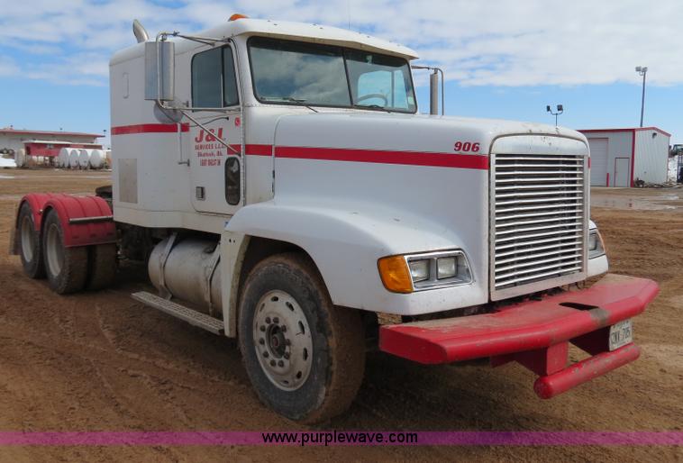 image for item B4656 1994 Freightliner FLD120 semi truck