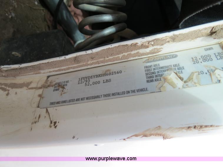 image for item B4656 1994 Freightliner FLD120 semi truck