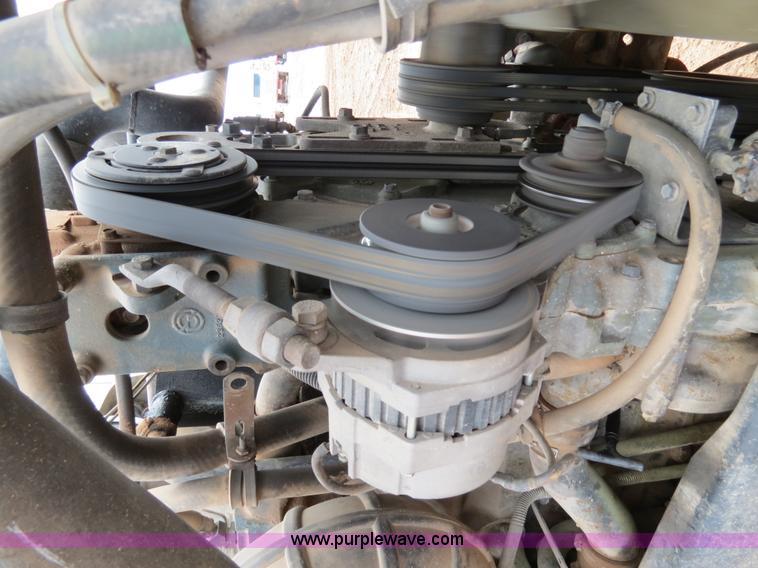 image for item B4656 1994 Freightliner FLD120 semi truck