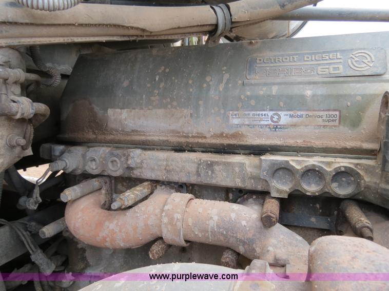 image for item B4656 1994 Freightliner FLD120 semi truck