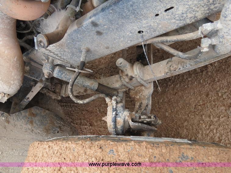 image for item B4656 1994 Freightliner FLD120 semi truck