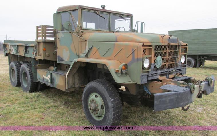 image for item E2828 1985 Am General M925 military truck