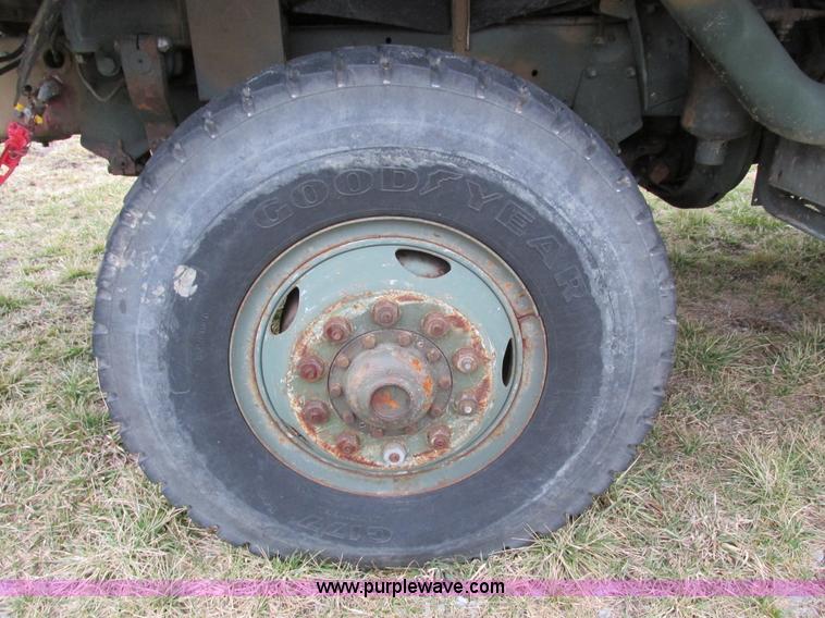 image for item E2828 1985 Am General M925 military truck