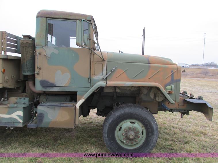 image for item E2828 1985 Am General M925 military truck