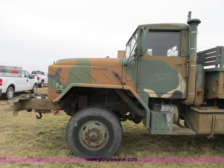 image for item E2828 1985 Am General M925 military truck