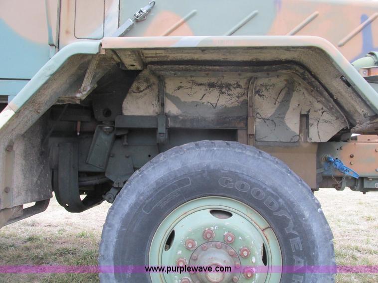 image for item E2828 1985 Am General M925 military truck