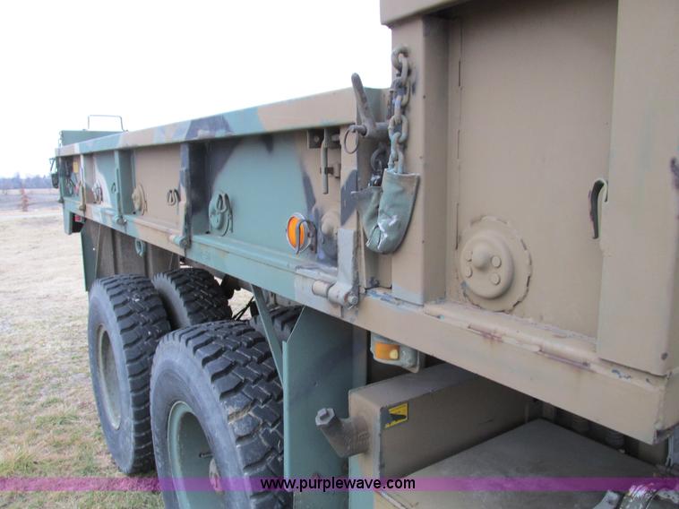 image for item E2828 1985 Am General M925 military truck