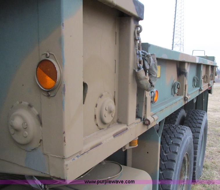 image for item E2828 1985 Am General M925 military truck