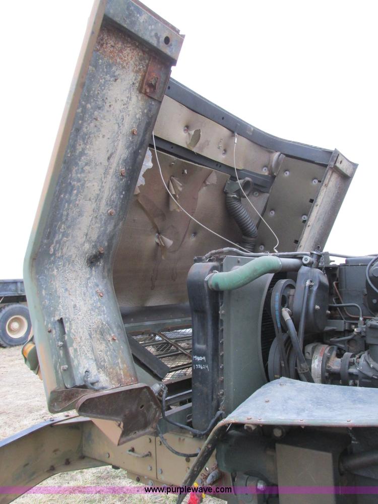 image for item E2828 1985 Am General M925 military truck