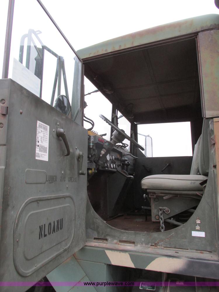 image for item E2828 1985 Am General M925 military truck