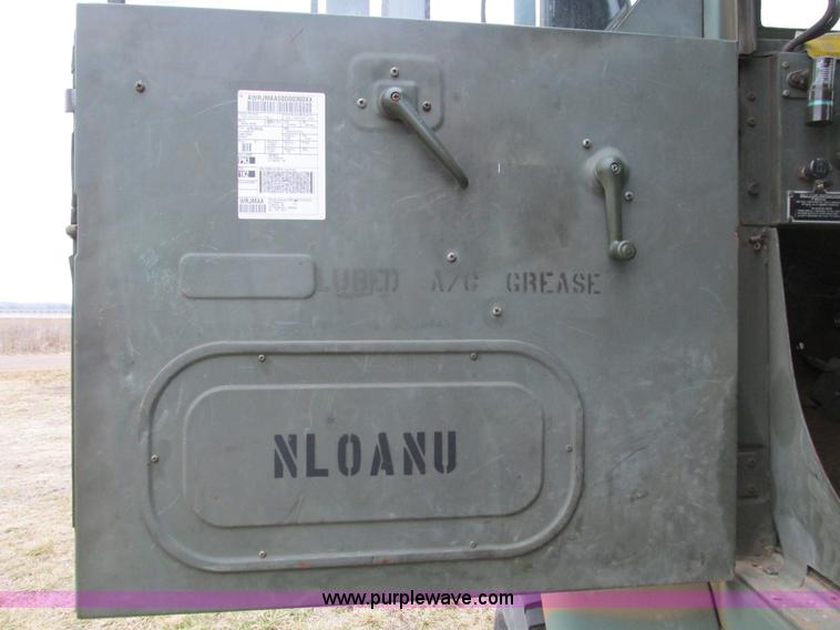 image for item E2828 1985 Am General M925 military truck