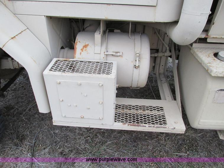 image for item E2830 1985 Am General M923 military truck