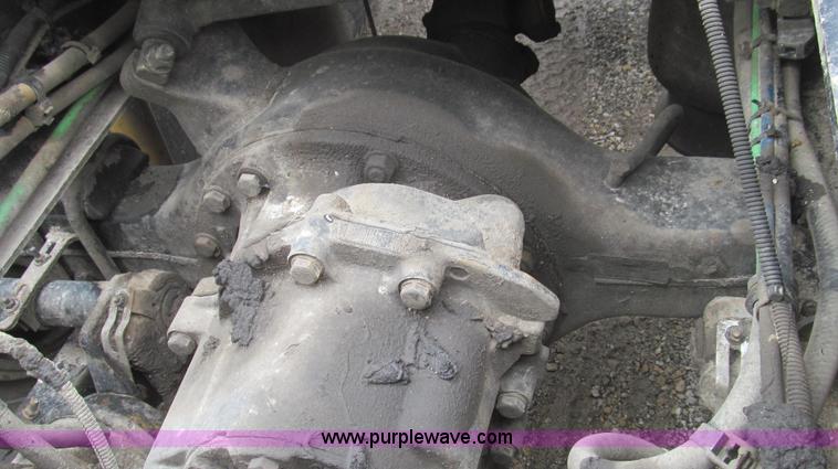 image for item E3776 2005 Freightliner Classic semi truck