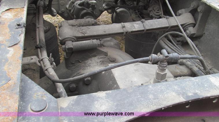 image for item E3778 2007 Volvo VNL tenth anniversary series semi truck