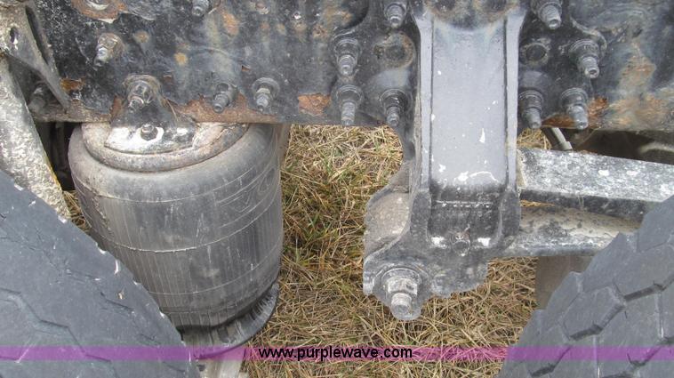 image for item E3778 2007 Volvo VNL tenth anniversary series semi truck