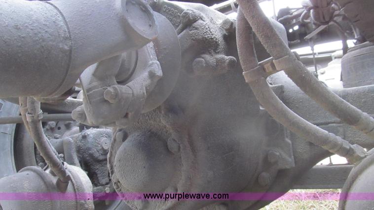 image for item E3778 2007 Volvo VNL tenth anniversary series semi truck