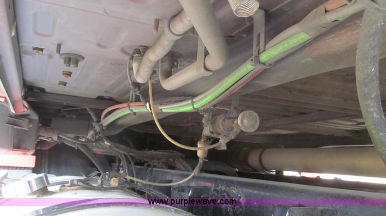 image for item E3778 2007 Volvo VNL tenth anniversary series semi truck