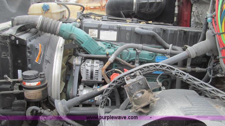 image for item E3778 2007 Volvo VNL tenth anniversary series semi truck