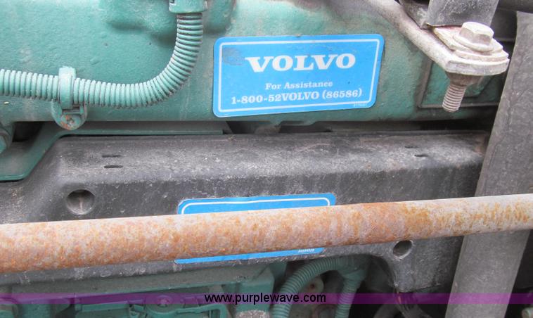 image for item E3778 2007 Volvo VNL tenth anniversary series semi truck