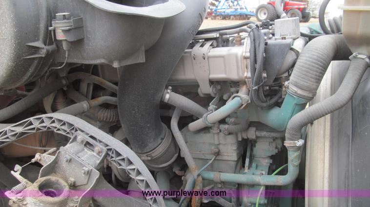 image for item E3778 2007 Volvo VNL tenth anniversary series semi truck