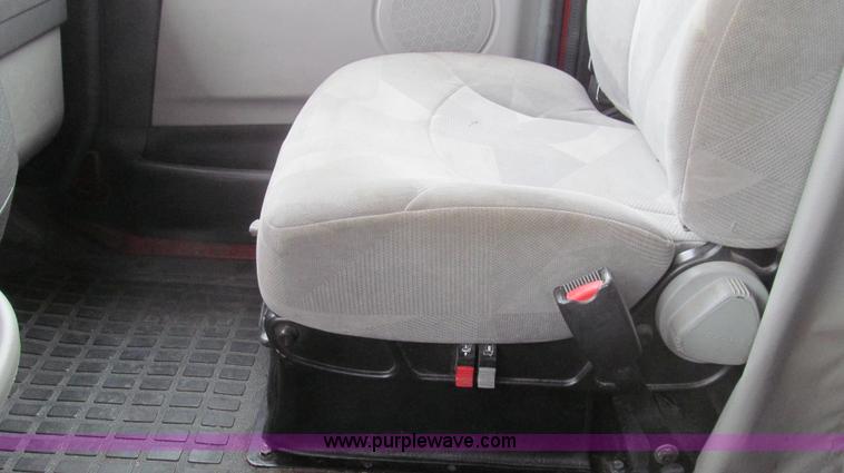 image for item E3778 2007 Volvo VNL tenth anniversary series semi truck