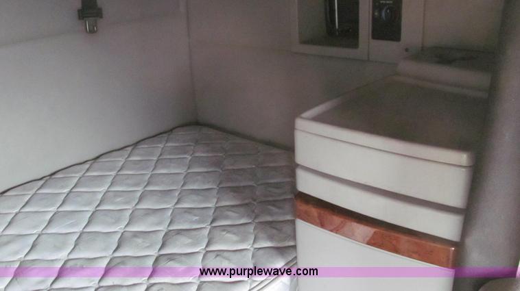 image for item E3778 2007 Volvo VNL tenth anniversary series semi truck