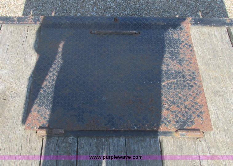 image for item E7107 2004 Felling DA412 trailer