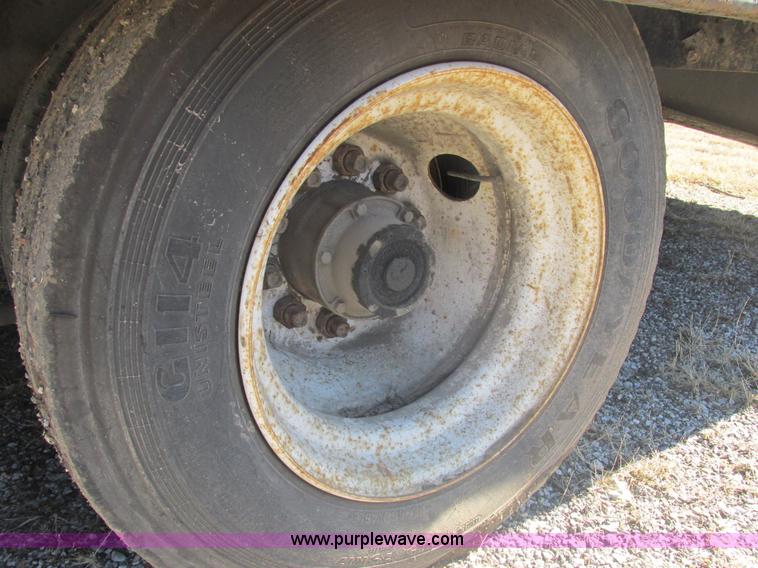 image for item E7107 2004 Felling DA412 trailer