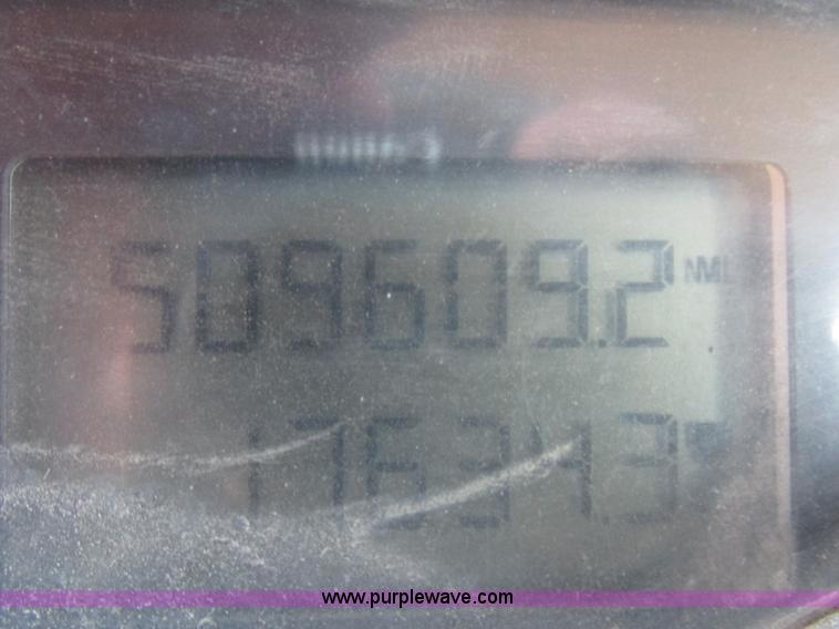 image for item E7108 2001 Mack CH613 MaxiCruse semi truck