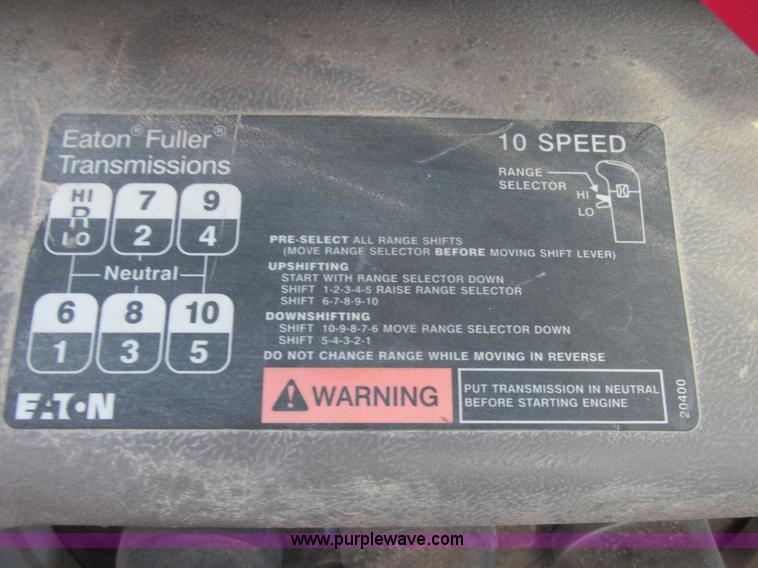 image for item E7108 2001 Mack CH613 MaxiCruse semi truck