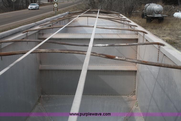 image for item F2825 1993 Timpte double hopper grain trailer