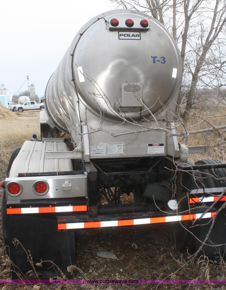image for item F2826 2005 Polar stainless steel tanker trailer