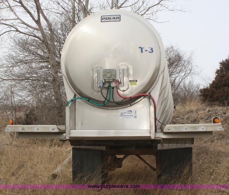image for item F2826 2005 Polar stainless steel tanker trailer