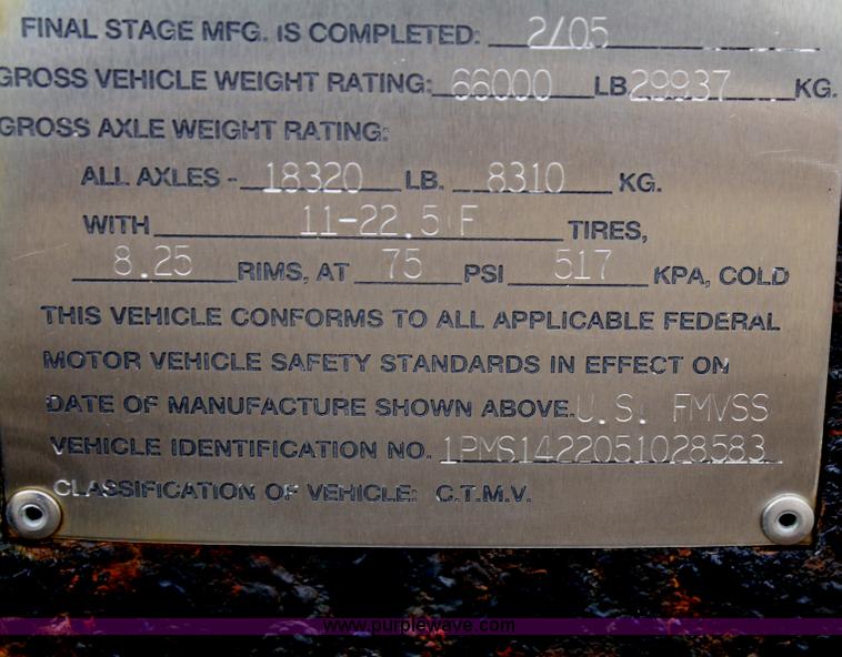 image for item F2826 2005 Polar stainless steel tanker trailer