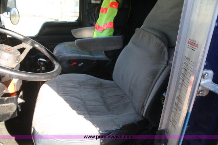 image for item F2831 2000 Kenworth W900B semi truck