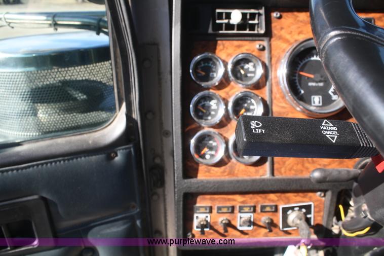 image for item F2831 2000 Kenworth W900B semi truck