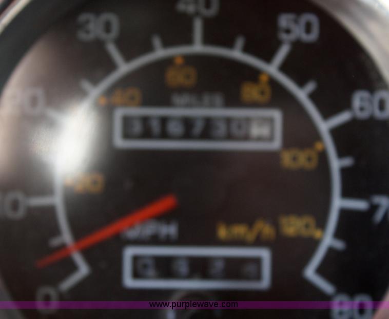 image for item F2831 2000 Kenworth W900B semi truck