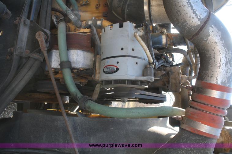 image for item F2831 2000 Kenworth W900B semi truck