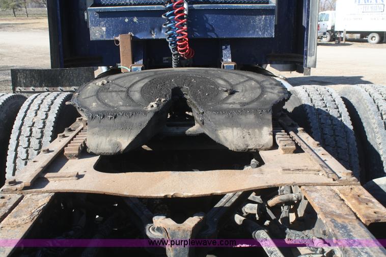 image for item F2831 2000 Kenworth W900B semi truck