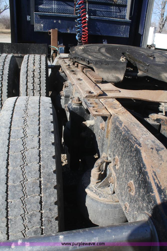 image for item F2831 2000 Kenworth W900B semi truck