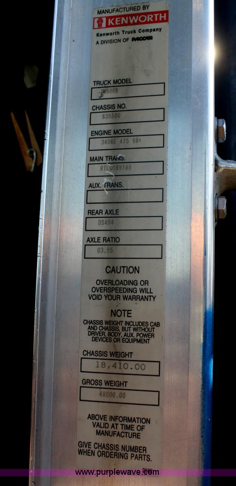 image for item F2831 2000 Kenworth W900B semi truck