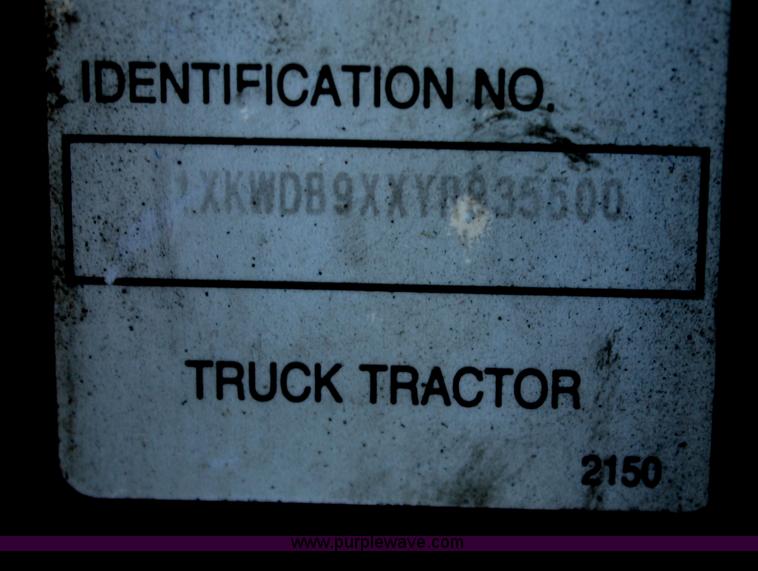 image for item F2831 2000 Kenworth W900B semi truck