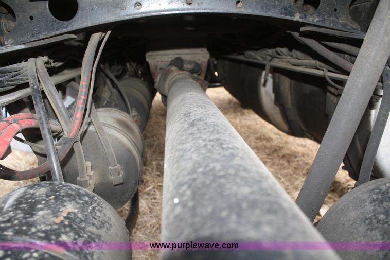 image for item F2878 1995 Freightliner FLD semi truck