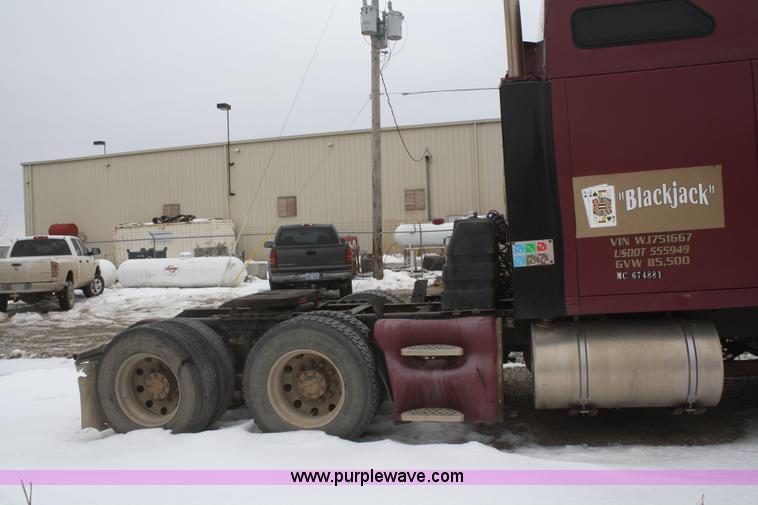 image for item F2886 1998 Kenworth T2000 semi truck