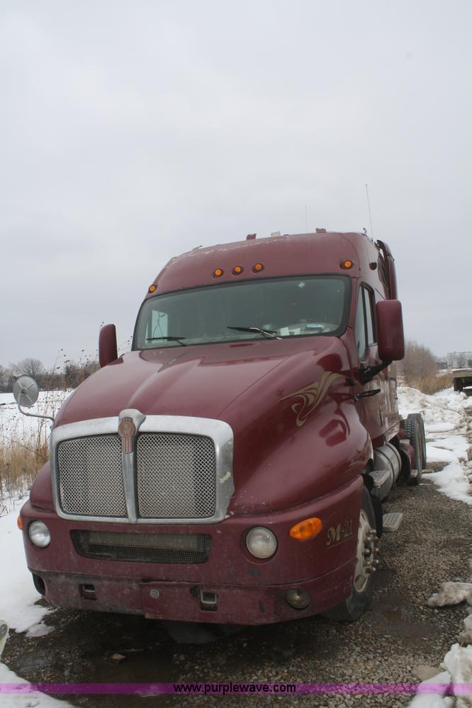 image for item F2886 1998 Kenworth T2000 semi truck